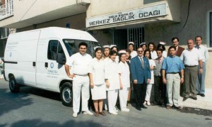 Gezici Aşı Aracımız ile birlikte dönem başkanımız Rtn.Hulki GAZEL görülüyor.