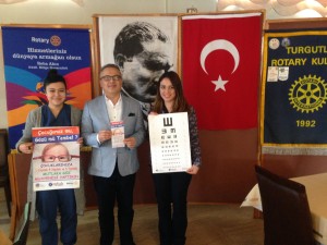 İşte meşhur göz tarama ekibimiz. Odak göz merkezi çalışanları ve Op. Dr. Rtn.Kemal NAS başkanlığında 1-4 yaş gurubu öğrencilerimizi göz taramasından geçirdiler.